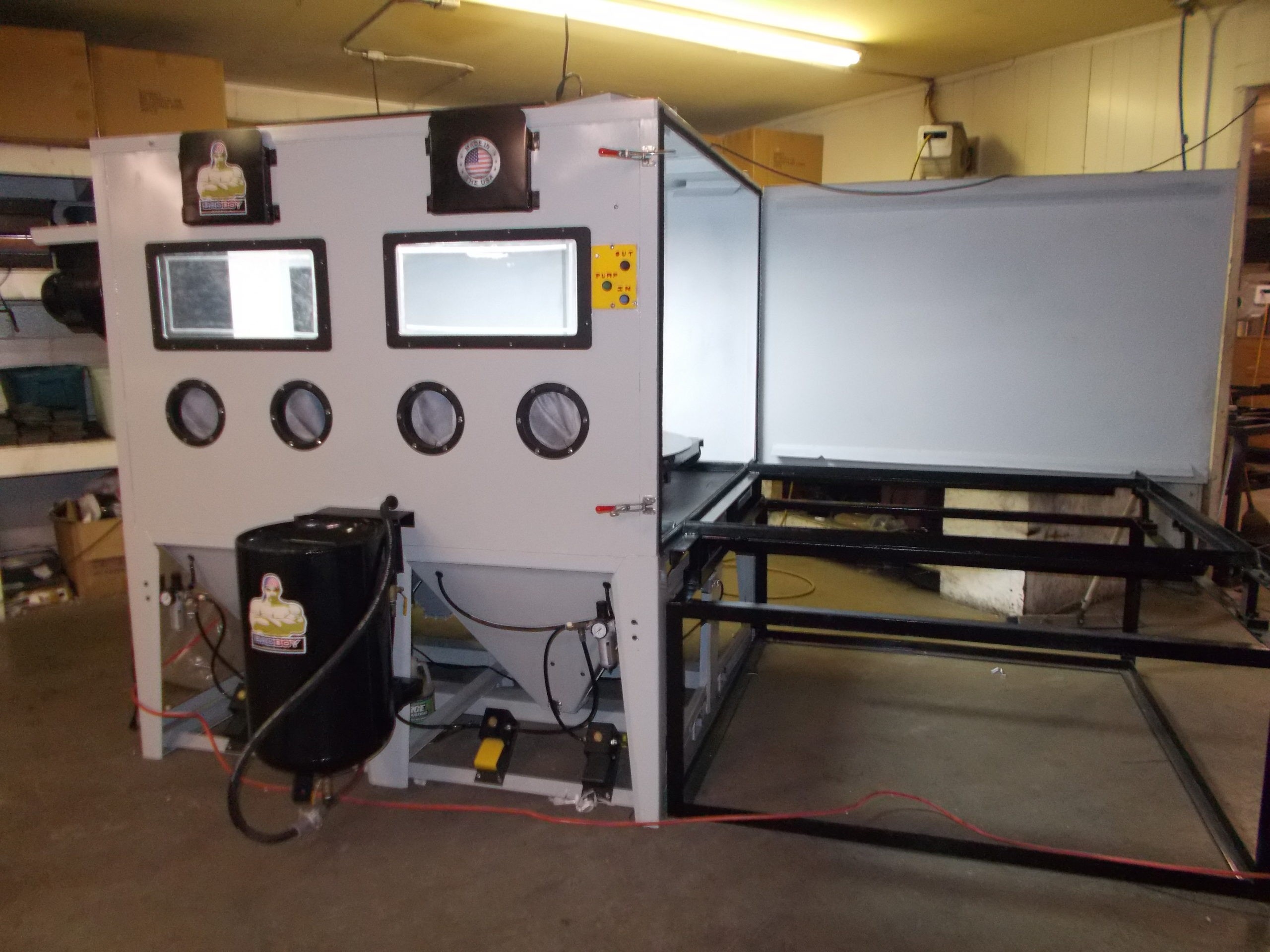 Pressure Blasting Cabinet